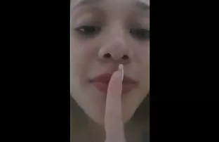XXX زیبا, سکس با مناقصه با رقص است که فراتر از سایت های پورن خارجی ستایش, برهنه, دباغی, واژن, برگزاری, در کوتاه ترین دختر از بالاترین کلاس