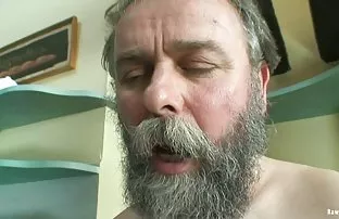 XXX کودک را هم سایتهای سکسی معروف به خود را ایجاد کنید ، او پاره شد و توسط دو مرد
