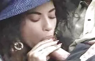 XXX دخترک معصوم, در سایت های sexy دوست پسر او را