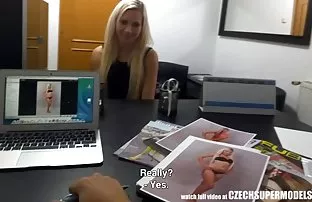 XXX پدر بزرگ خود را منفجر جوان نوه یک سایت های sex دوست