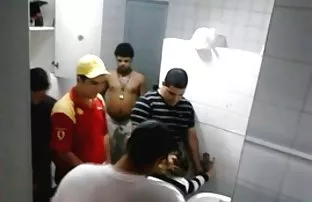 XXX برهنه گرد, کون بزرگ جلا جدول سایتهای سکسی تلگرام و سپس با عجله به مردان اسلحه و مراقبت